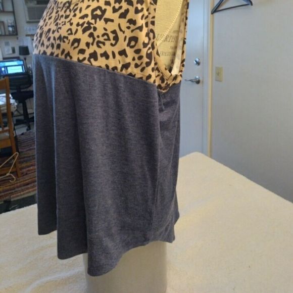 🎁NWOT LEOPARD PRINT CUT OUT COLOR BLOCK TUNIC - Picture 5 of 9